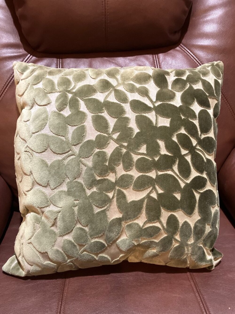 Accent Pillow Green Textured Velour Leaf Pattern 16"x16" Great Condition